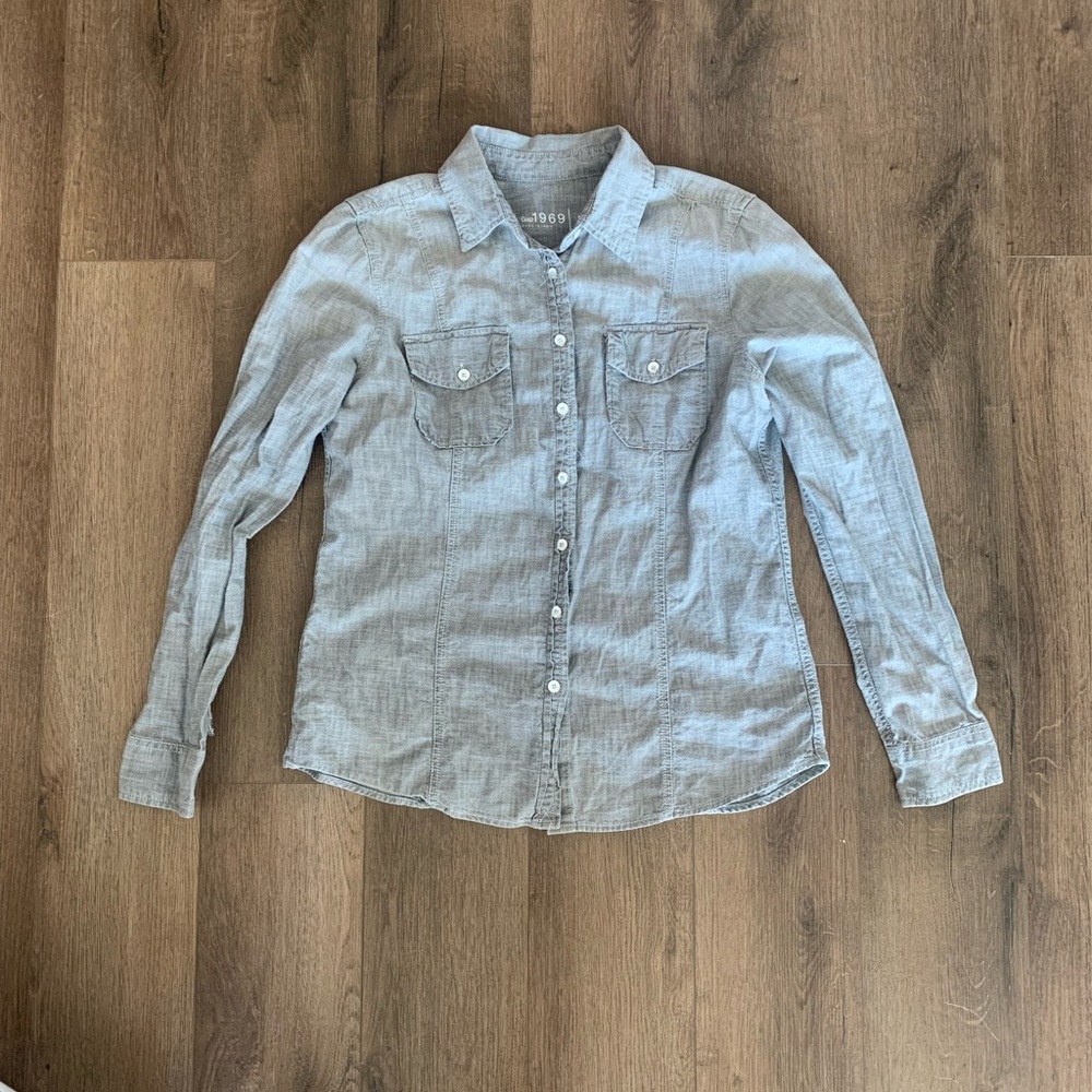 GAP Gray Button Down Shirt Classic Collar